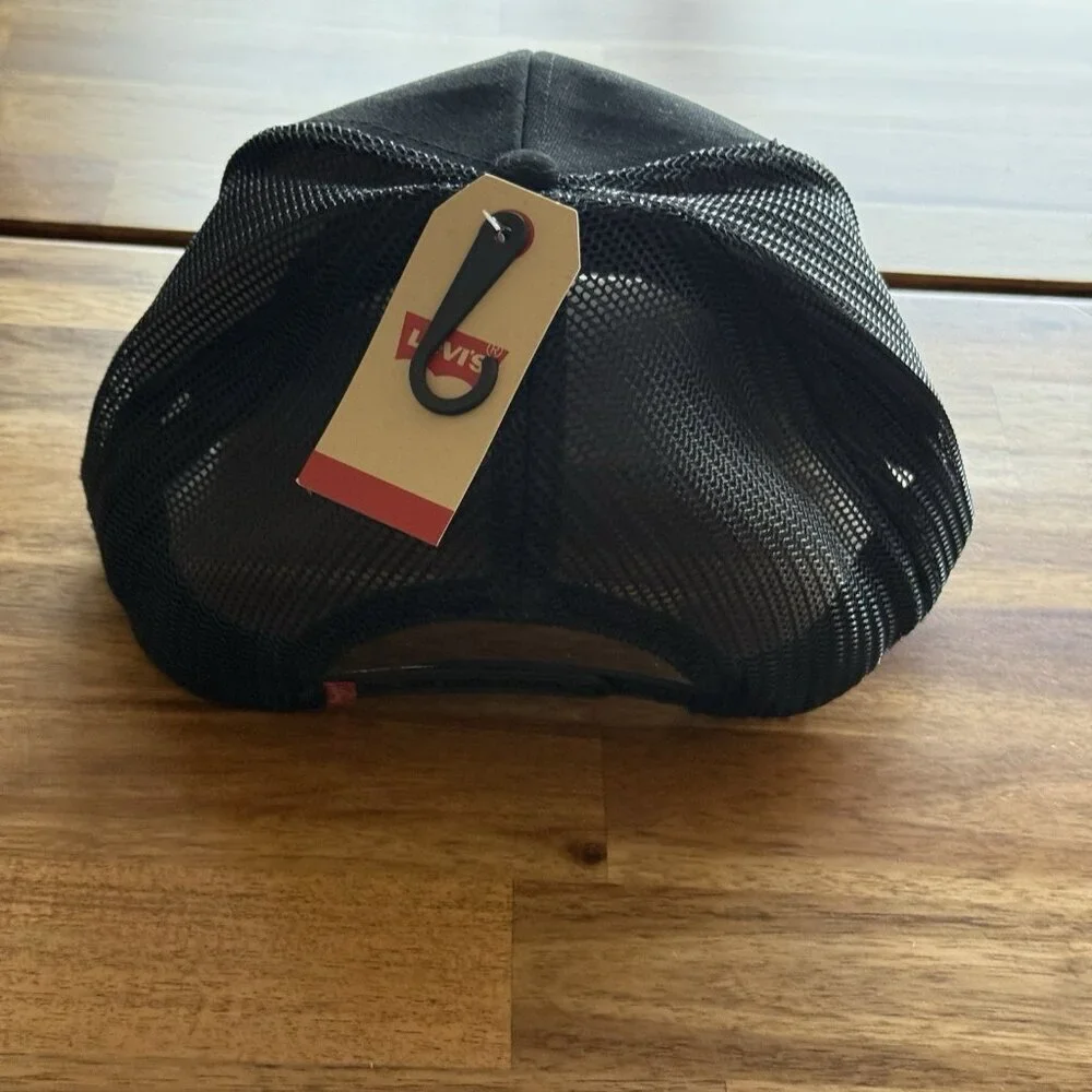 LEVI’S Trucker Hat Black Mesh Mens ONE SIZE adjustable Desert Buffalo casual NWT